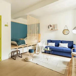 Appartement Studio Tres Bien Situe Aux Remparts Avignon